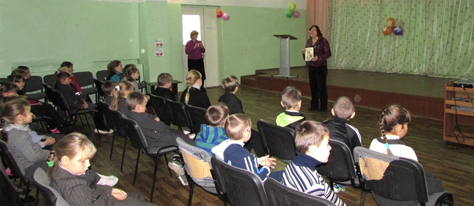 Выступление Елены Егоровой в селе Лермонтово 1-4 классы 2014