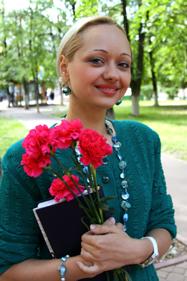 Екатерина Корнакова-Ганнибал после выступления на празднике