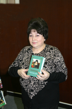 Татьяна Уварова представляет новую книгу стихов
